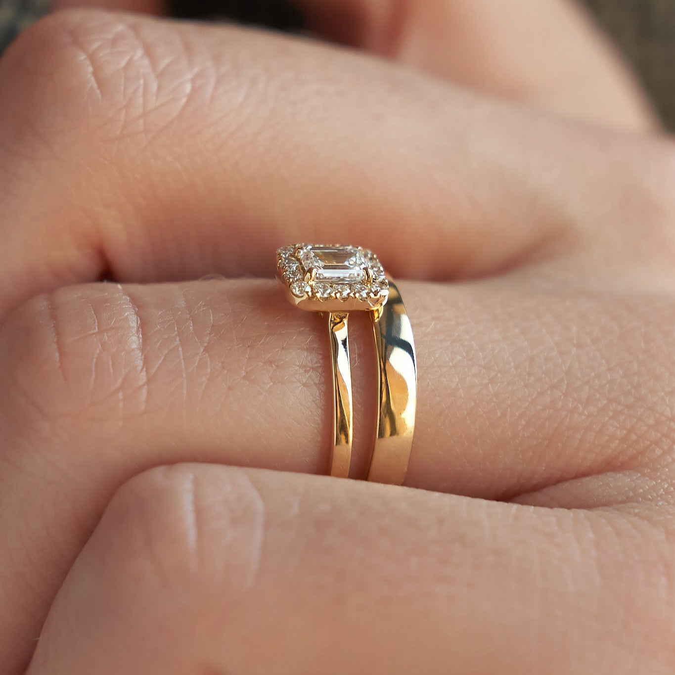 Gold Ring with Emerald Diamond 0,3 ct