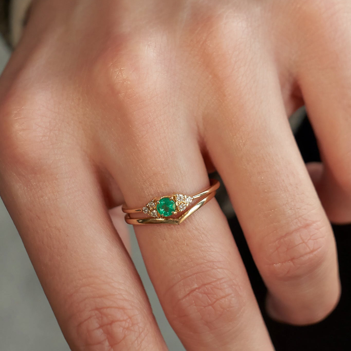 Gold Ring with Round cut Emerald and Diamonds