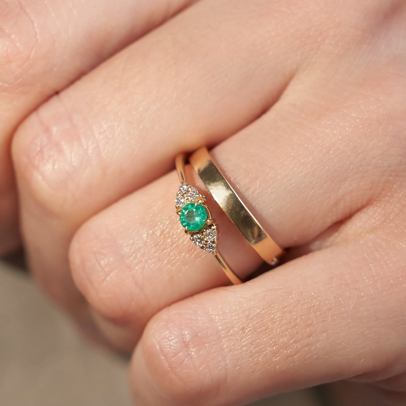 Gold Ring with Round cut Emerald and Diamonds