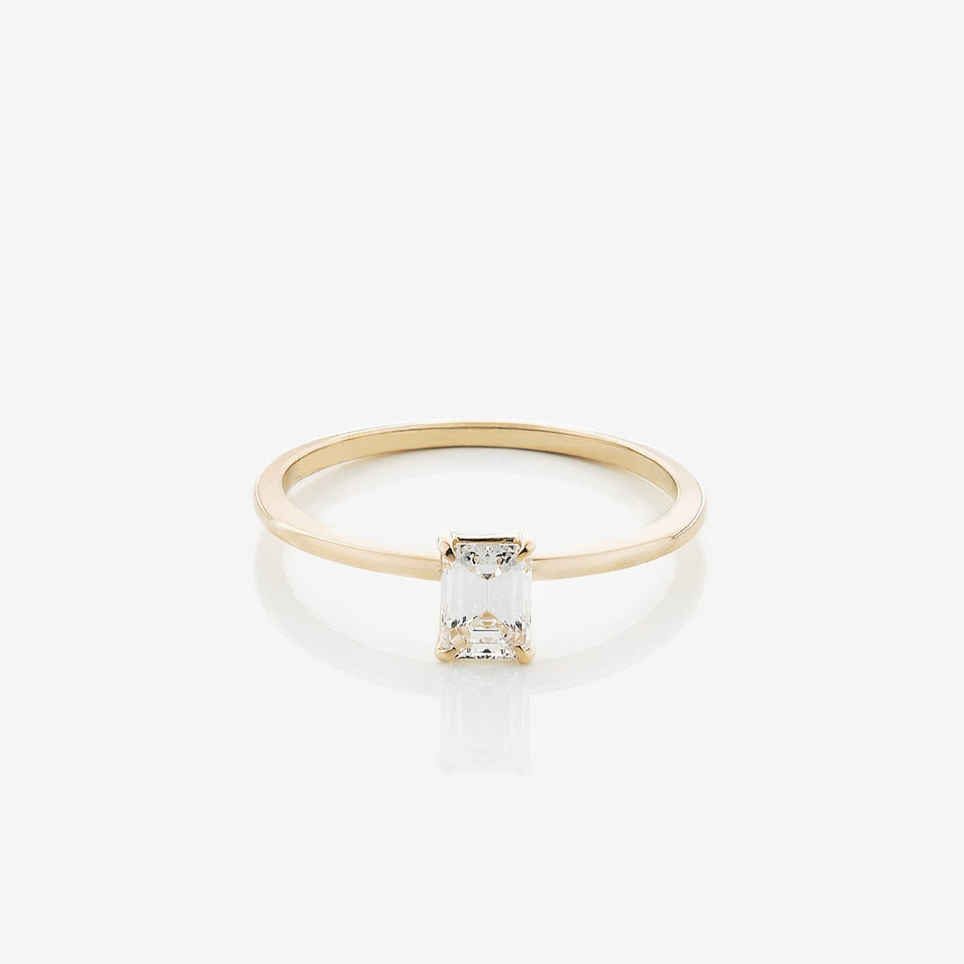 Gold Ring with Emerald Diamond 0,3 ct