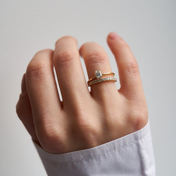 Gold Ring with Emerald Diamond 0,3 ct