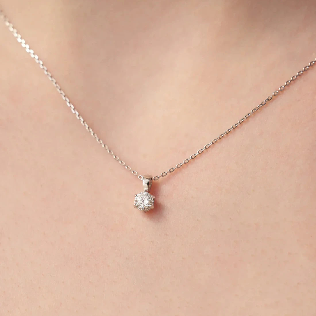 Gold Necklace with Round Diamond 0,3 ct