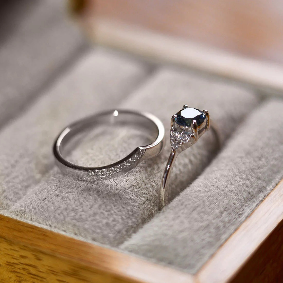 Gold Ring with Round Sapphire and Diamonds