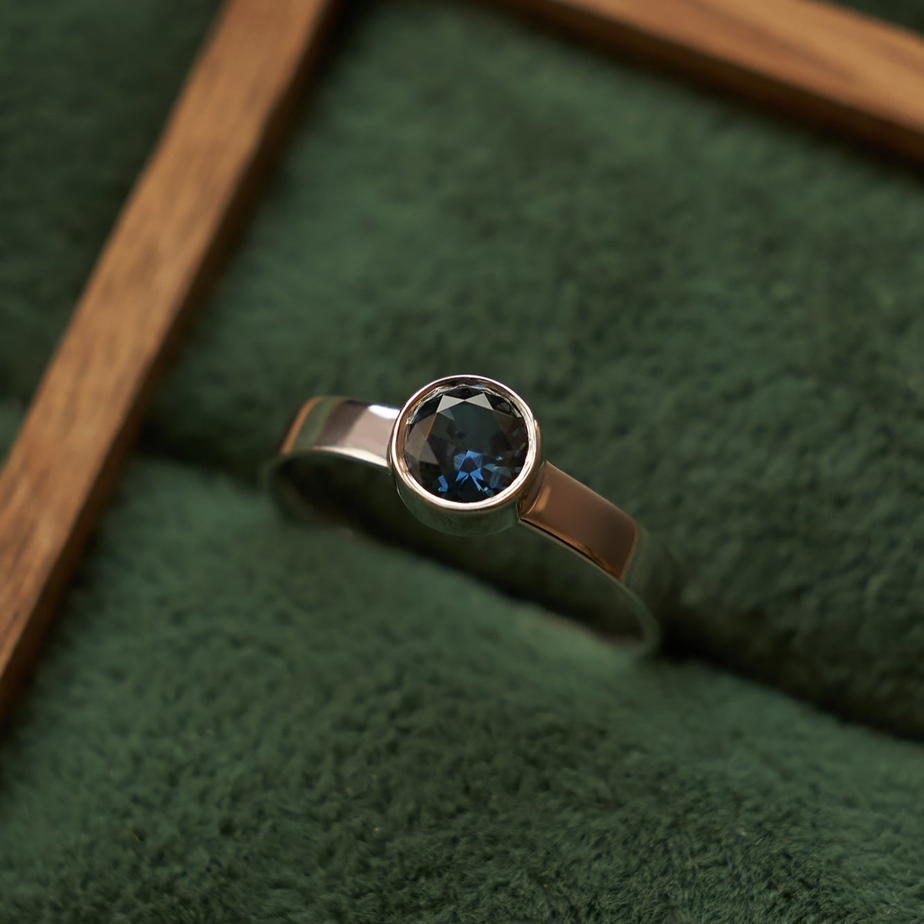 Gold Ring with Sapphire