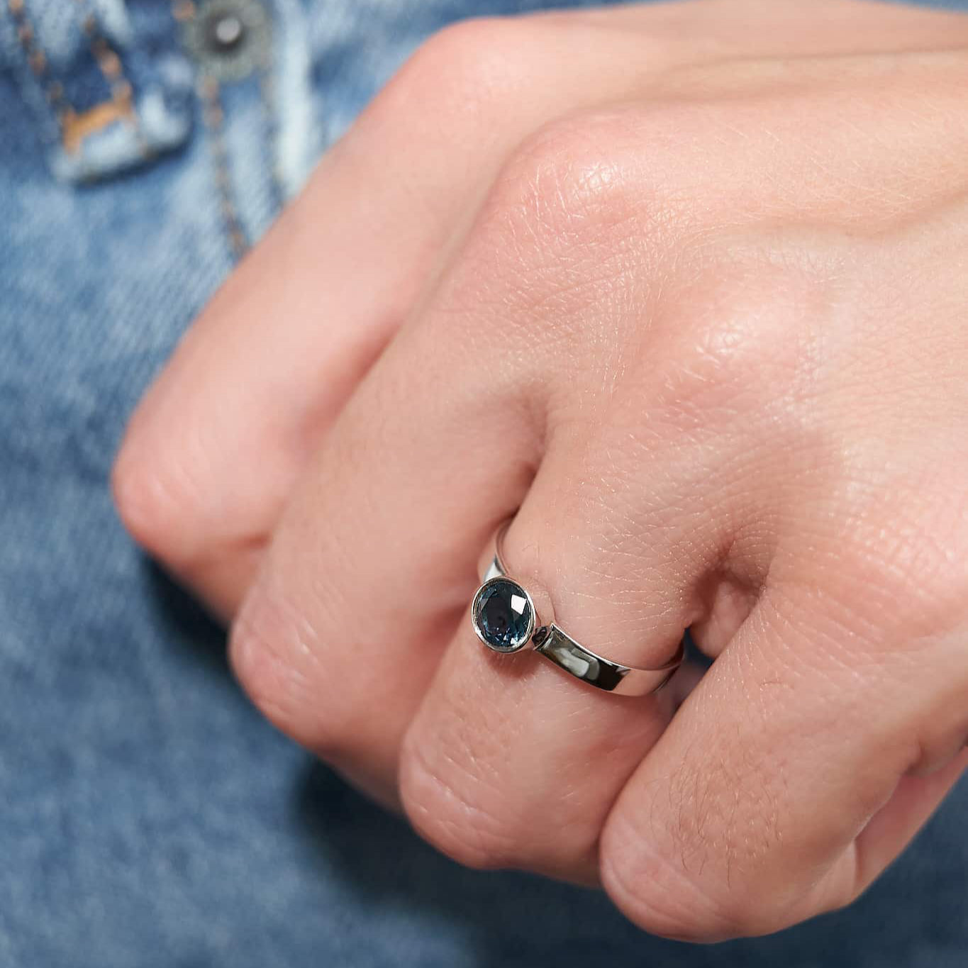 Gold Ring with Sapphire