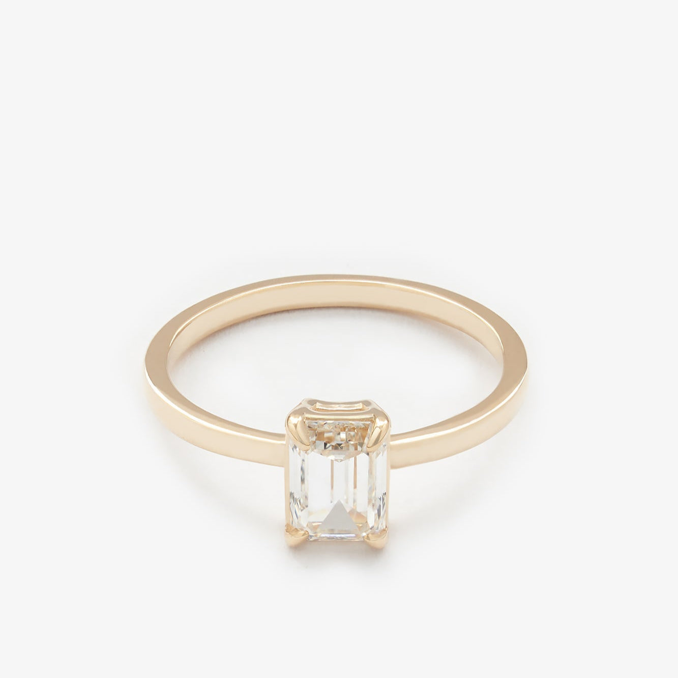 Gold Ring with Emerald Diamond 0,7 ct