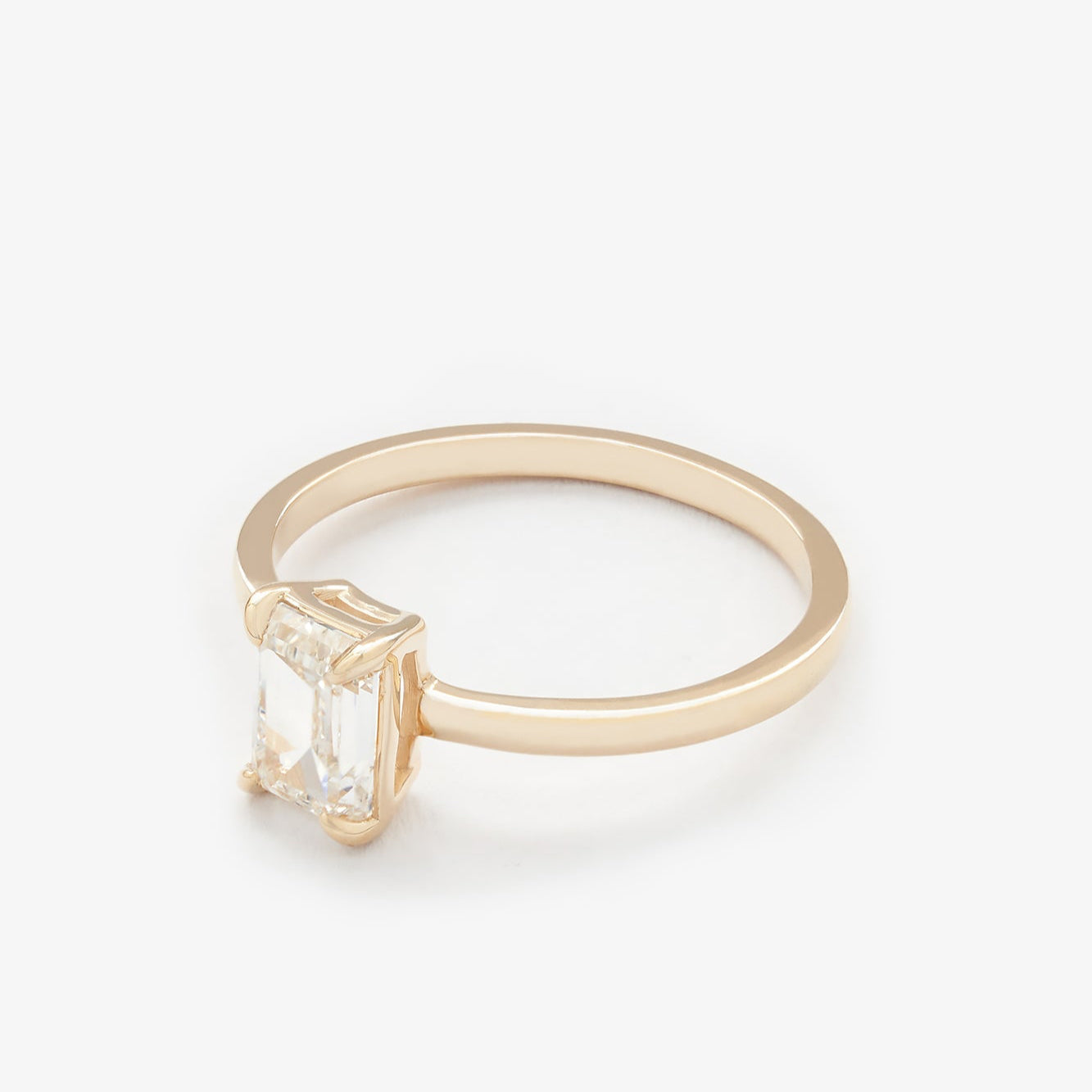 Gold Ring with Emerald Diamond 0,7 ct