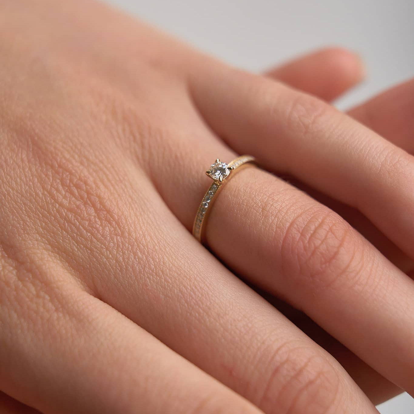 Gold Ring with Round Diamond 0,3 ct