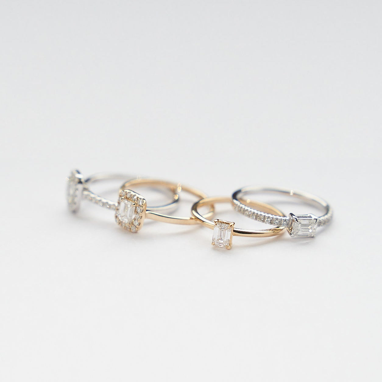 Gold Ring with Emerald Diamond 0,3 ct