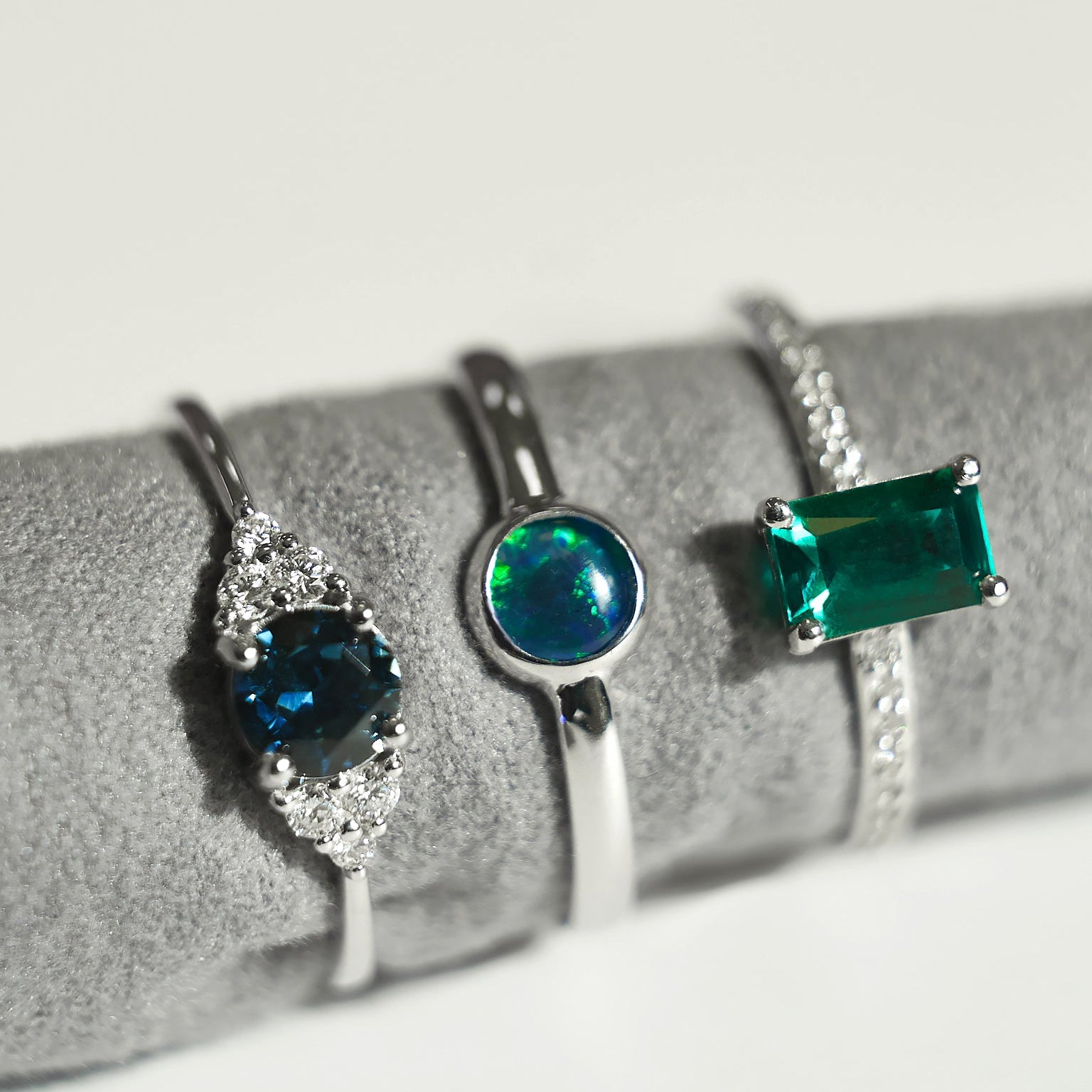 Gold Ring with Round Sapphire and Diamonds