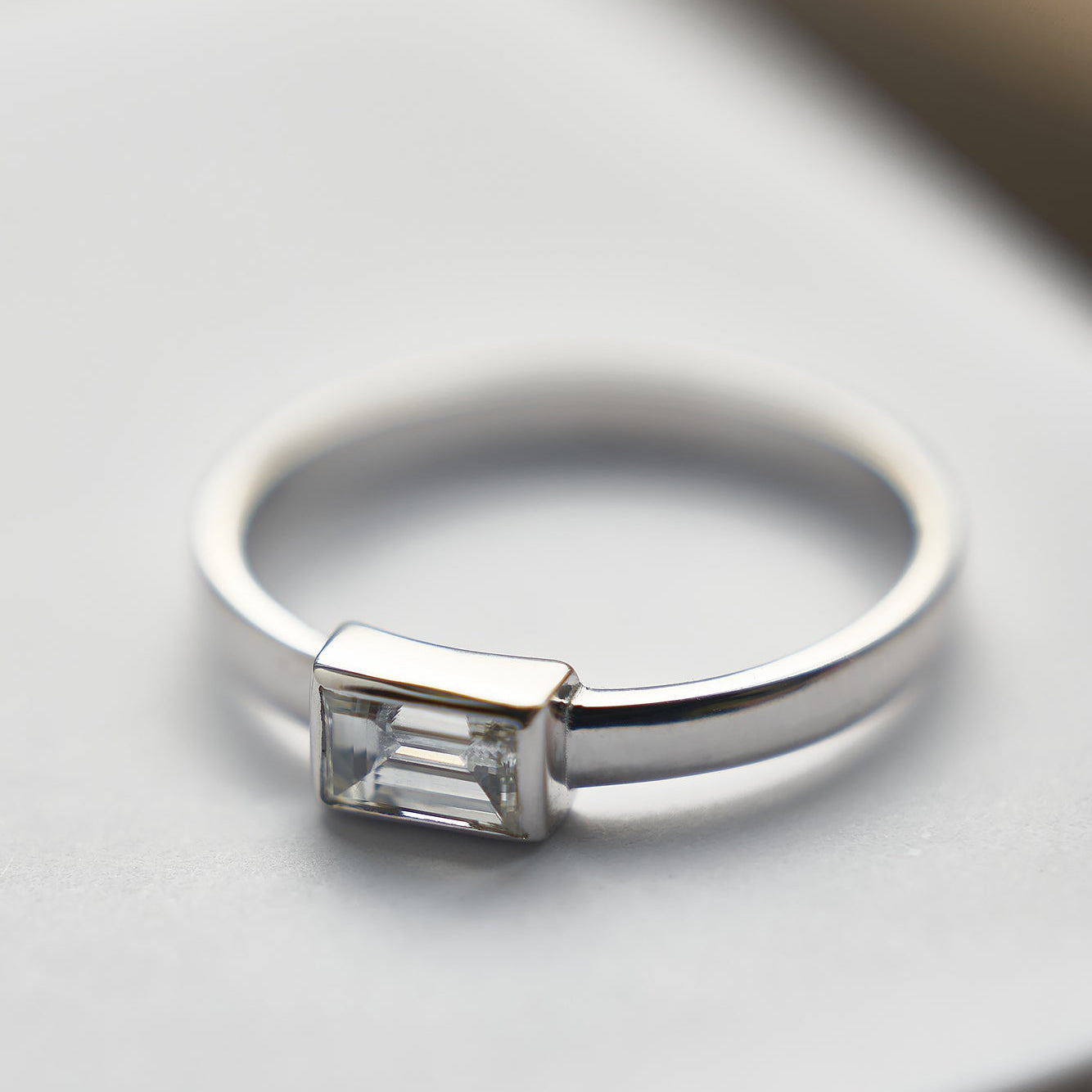 Gold Ring with Baguette Diamond 0,5 ct