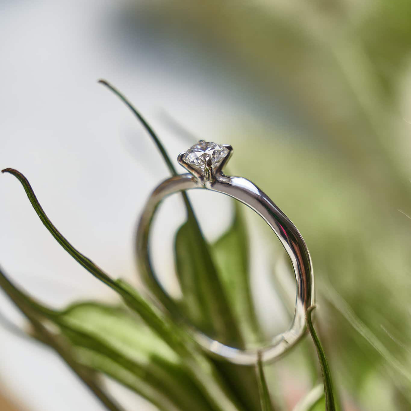 Gold Ring with Round Diamond 0,3 ct