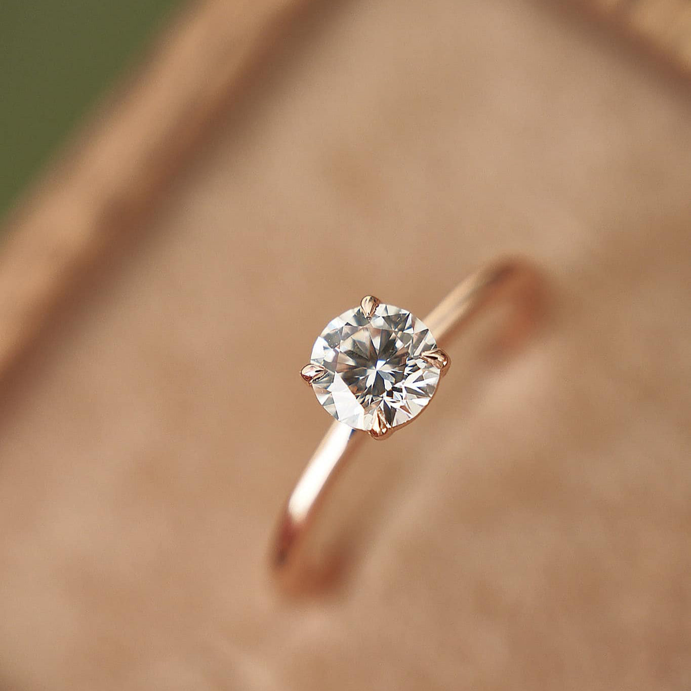 Gold Ring with Round Diamond 0,5 ct