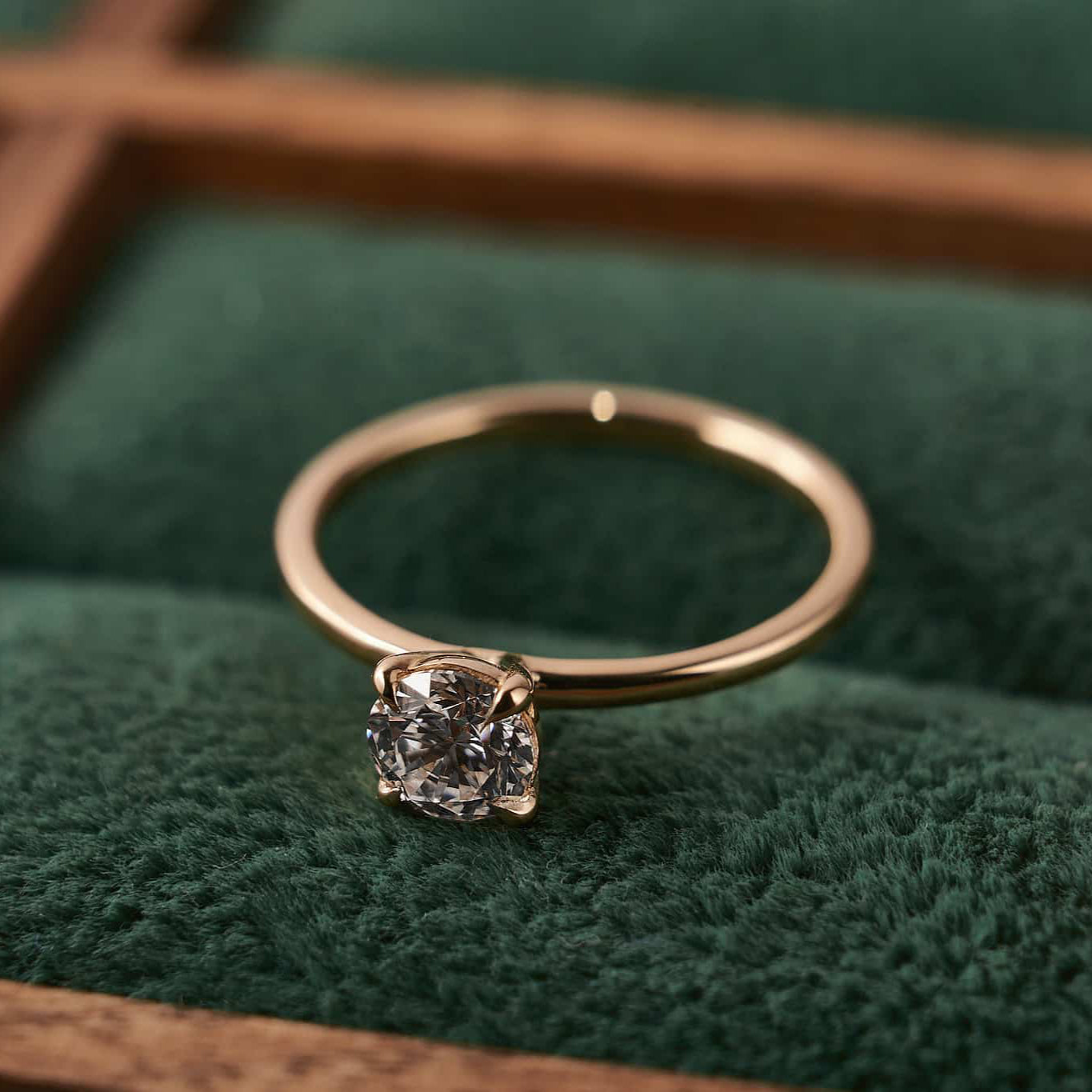 Gold Ring with Round Diamond 0,5 ct