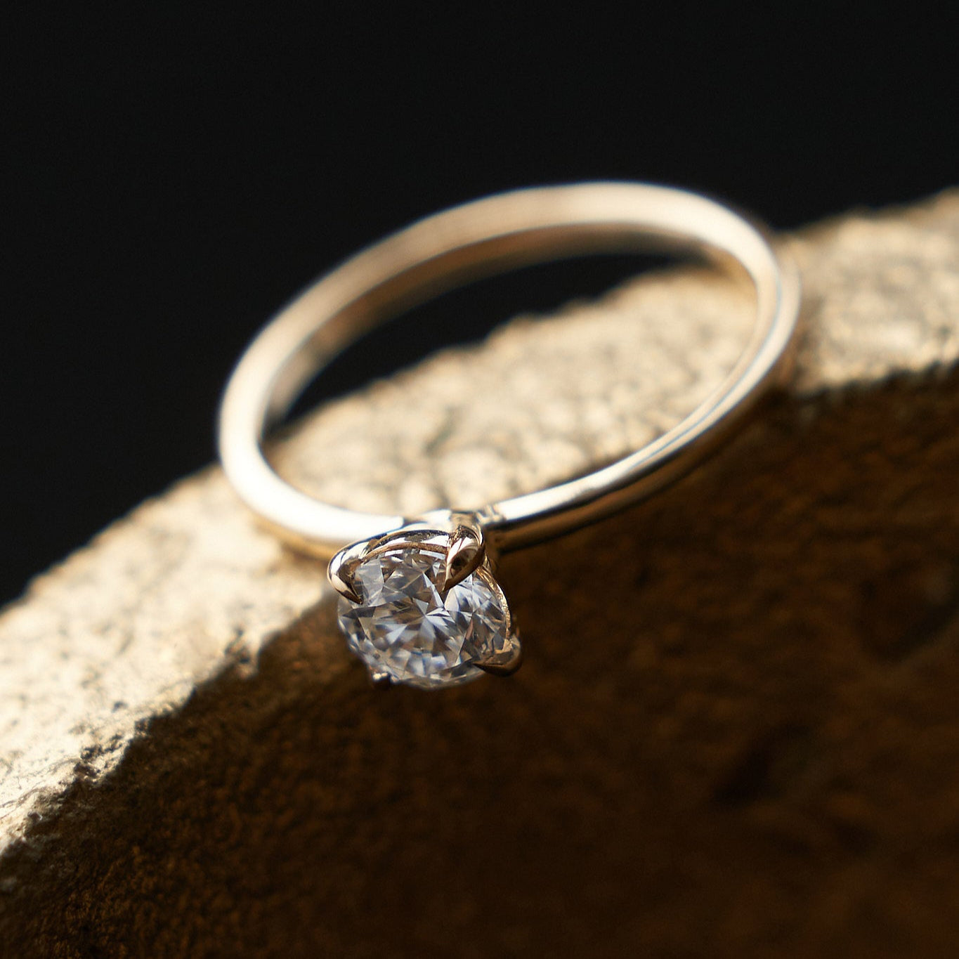 Gold Ring with Round Diamond 0,5 ct