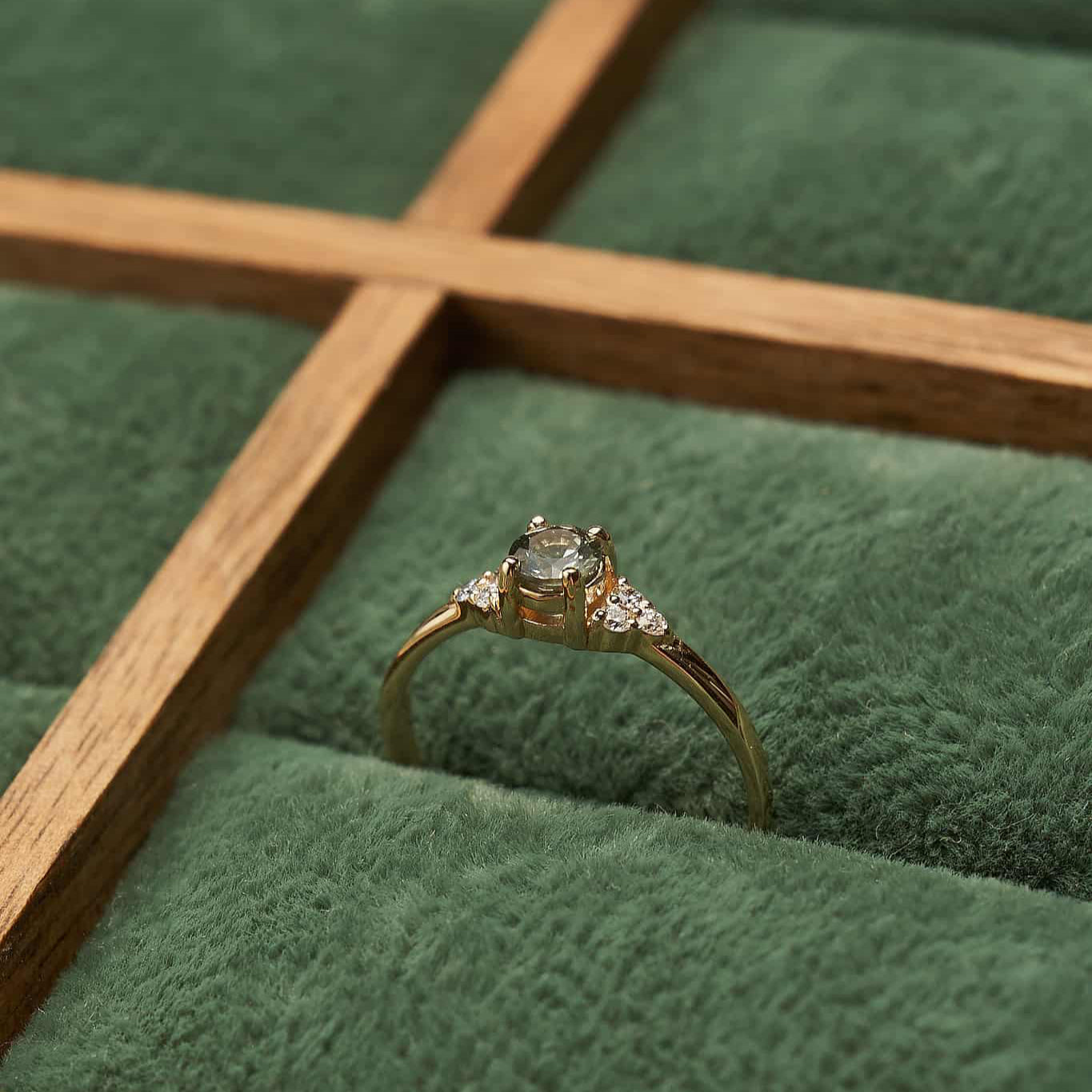 Gold Ring with Round Sapphire and Diamonds