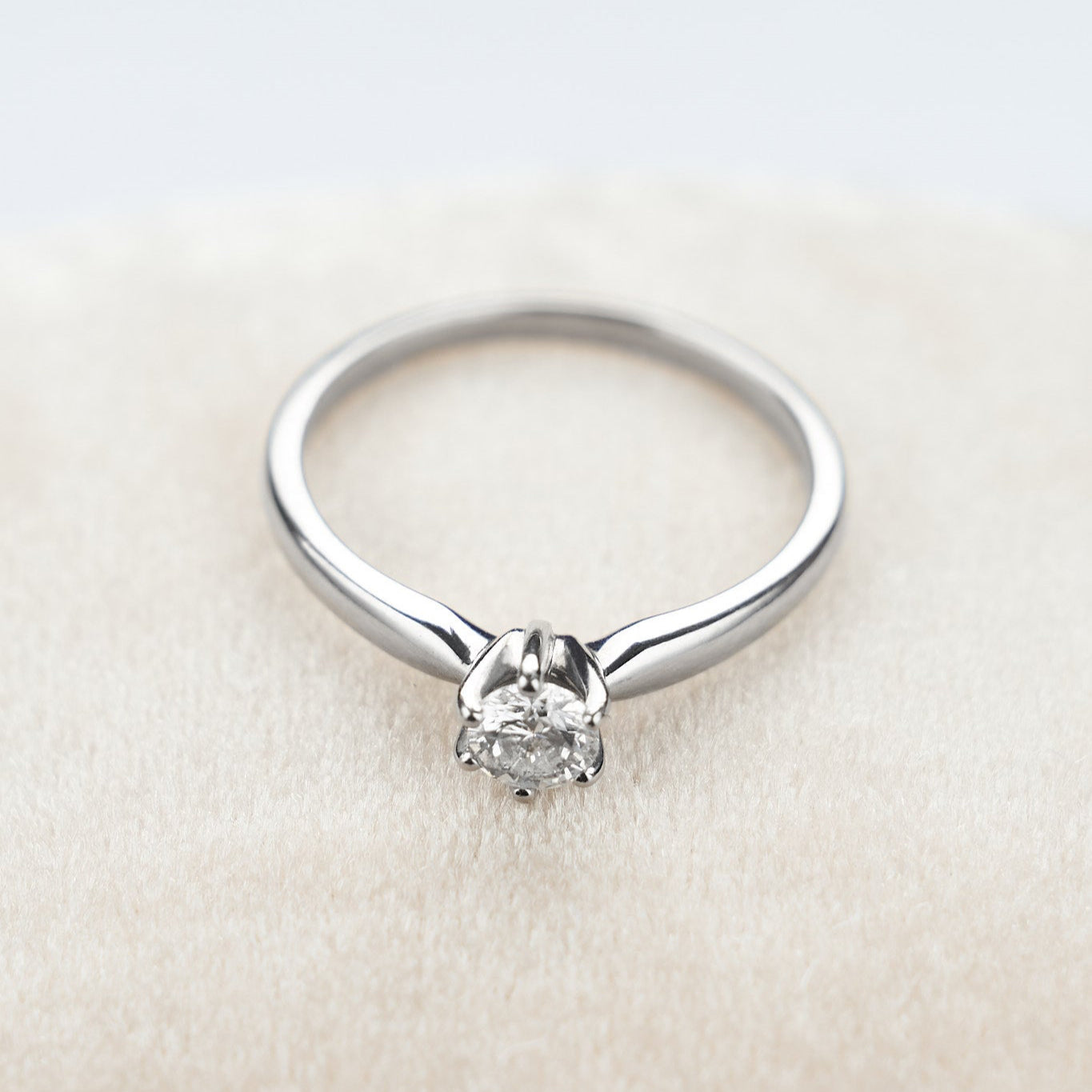 Gold Ring with Round Diamond 0,5 ct