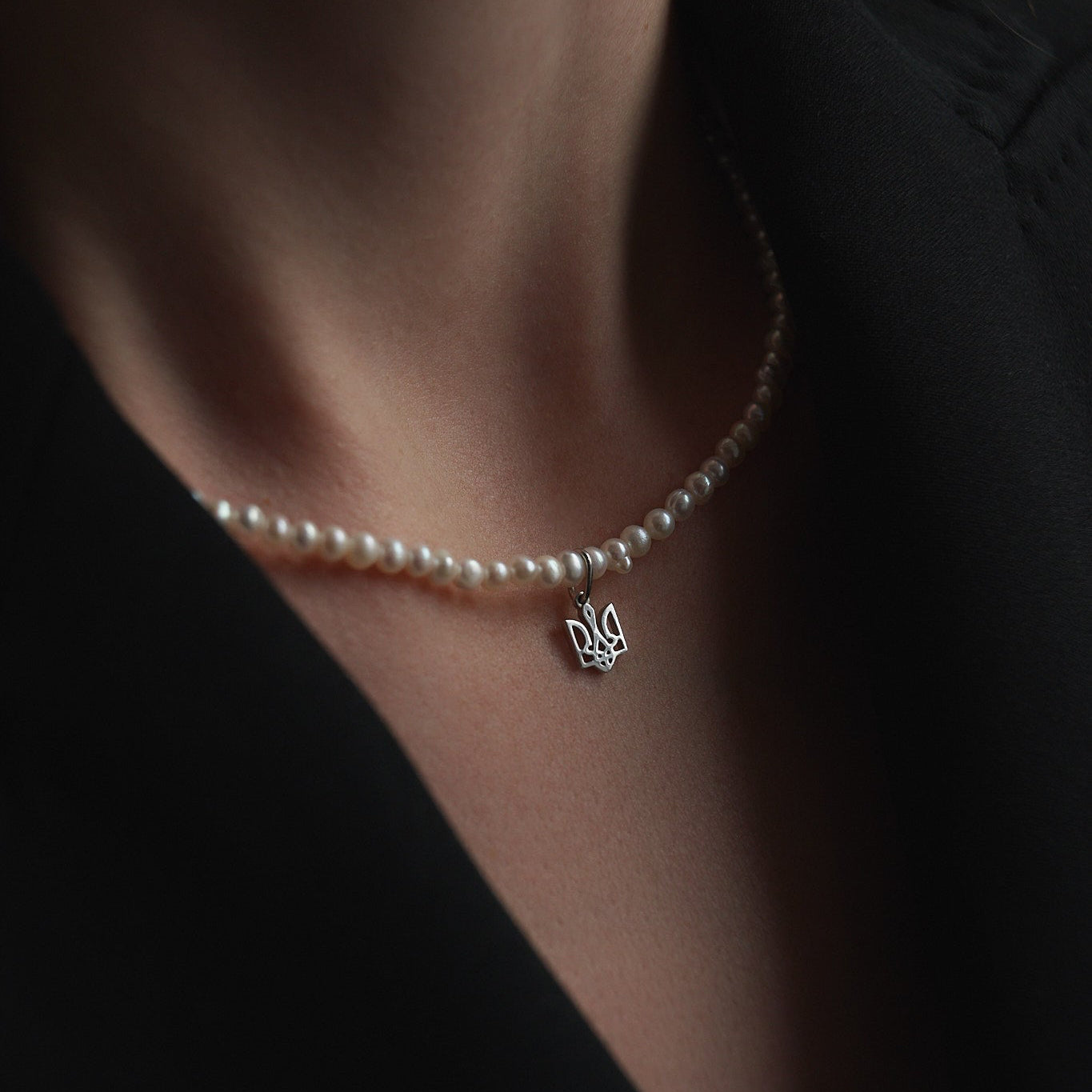 Gold Necklace with Pearls