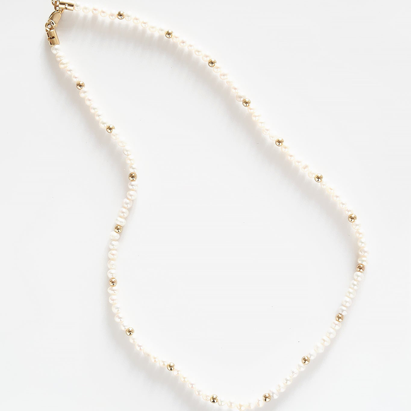 Gold Necklace with Pearls