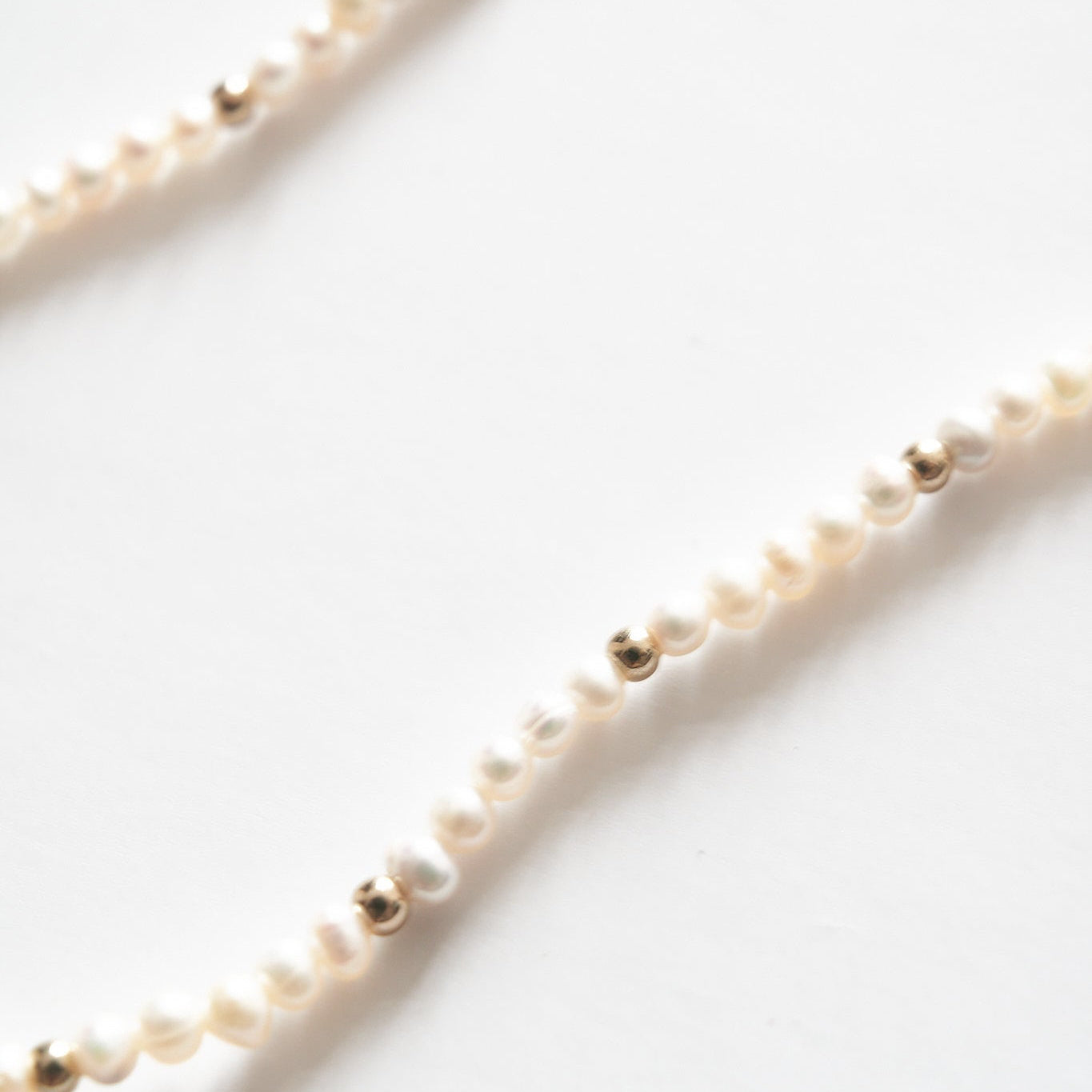 Gold Necklace with Pearls