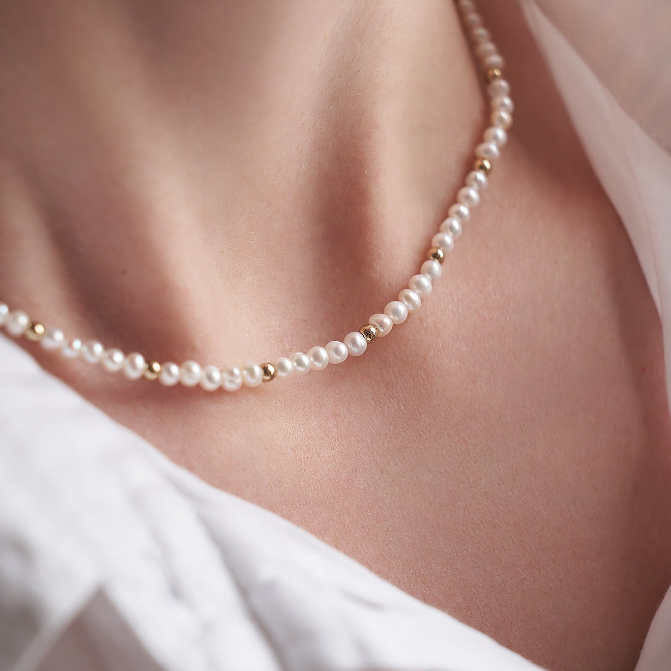 Gold Necklace with Pearls
