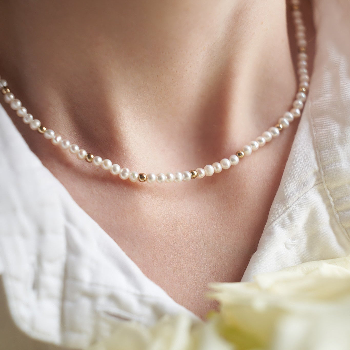 Gold Necklace with Pearls