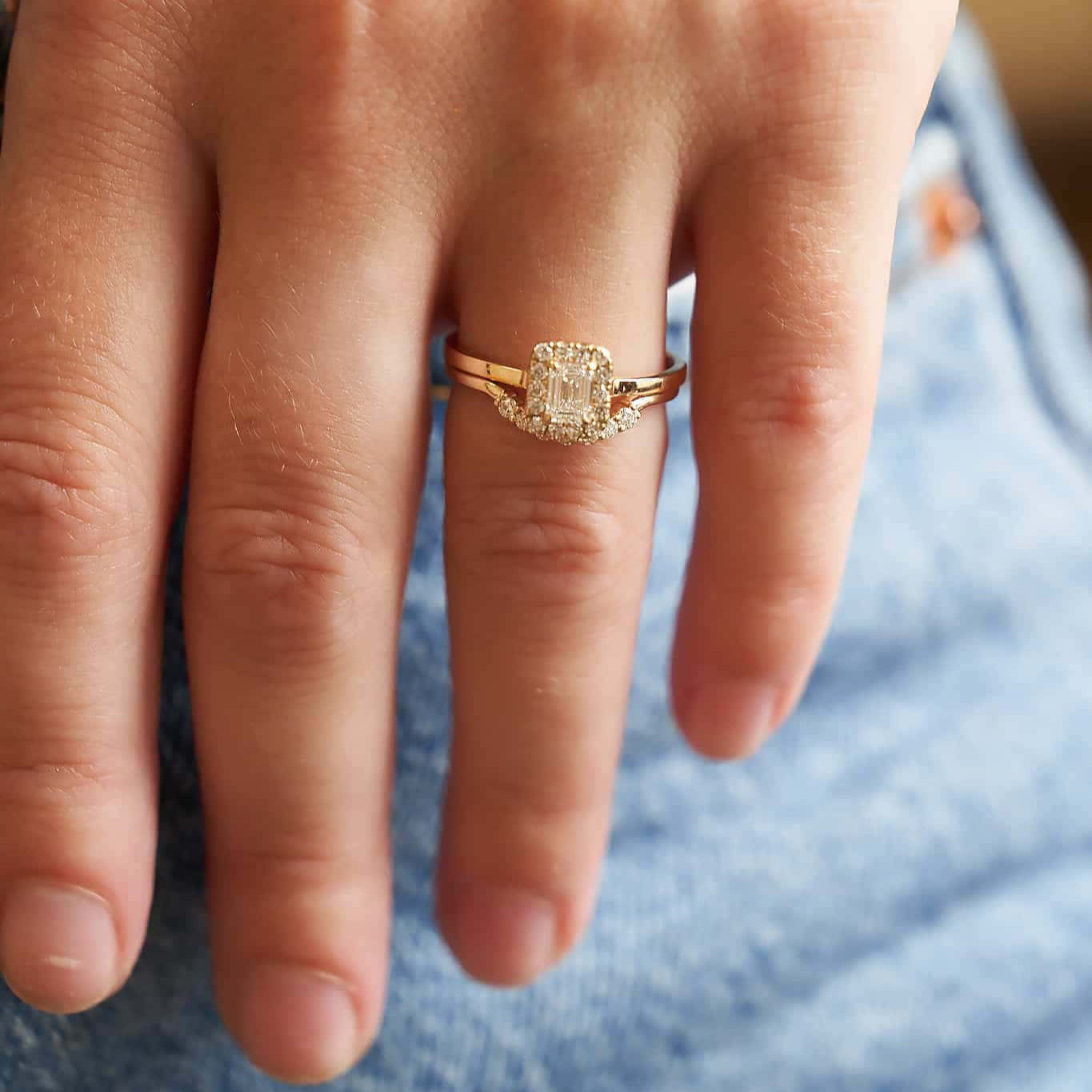 Gold Ring with Emerald Diamond 0,3 ct