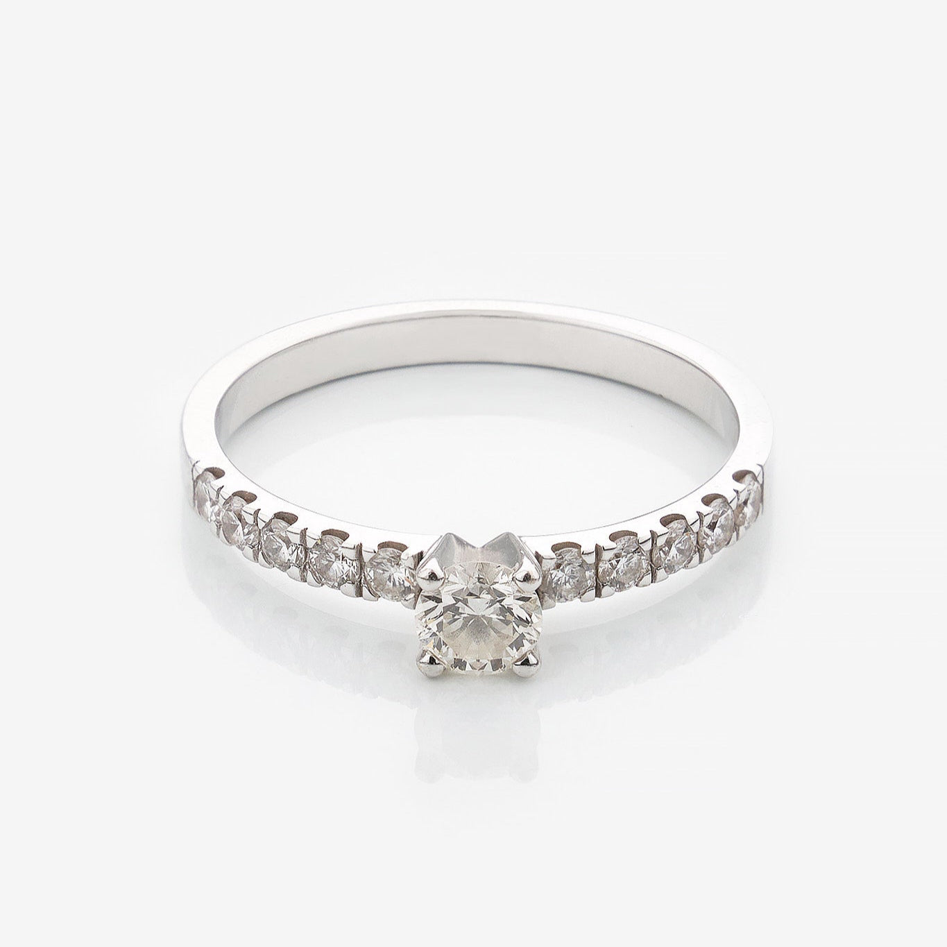 Gold Ring with Round Diamond 0,3 ct