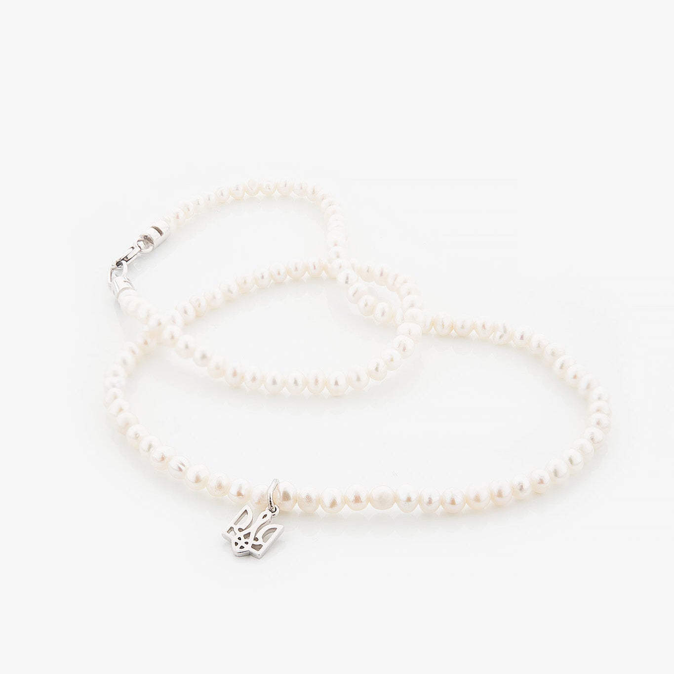 Gold Necklace with Pearls