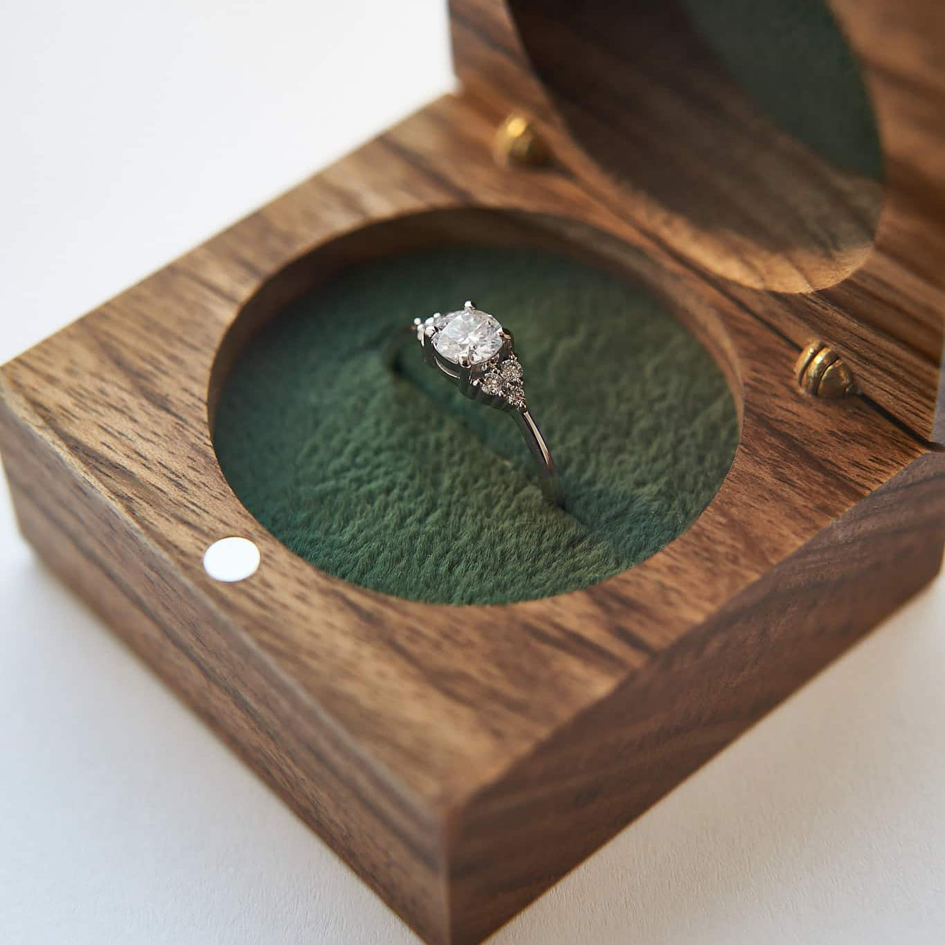 Gold Ring with Round Diamond 0,5 ct