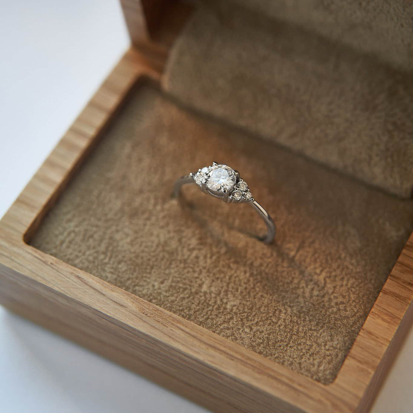 Gold Ring with Round Diamond 0,5 ct