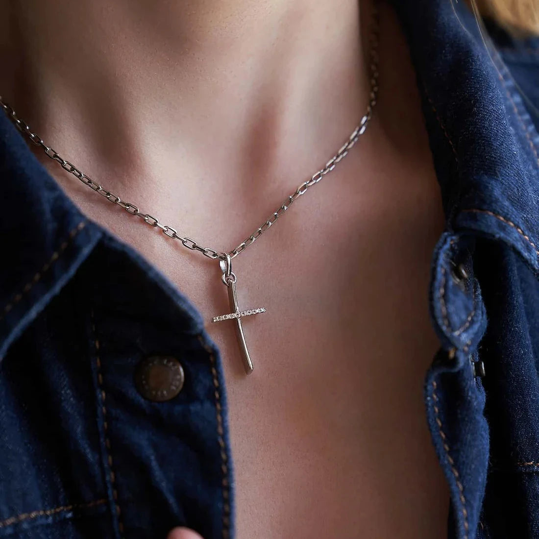 Gold Necklace with Diamonds