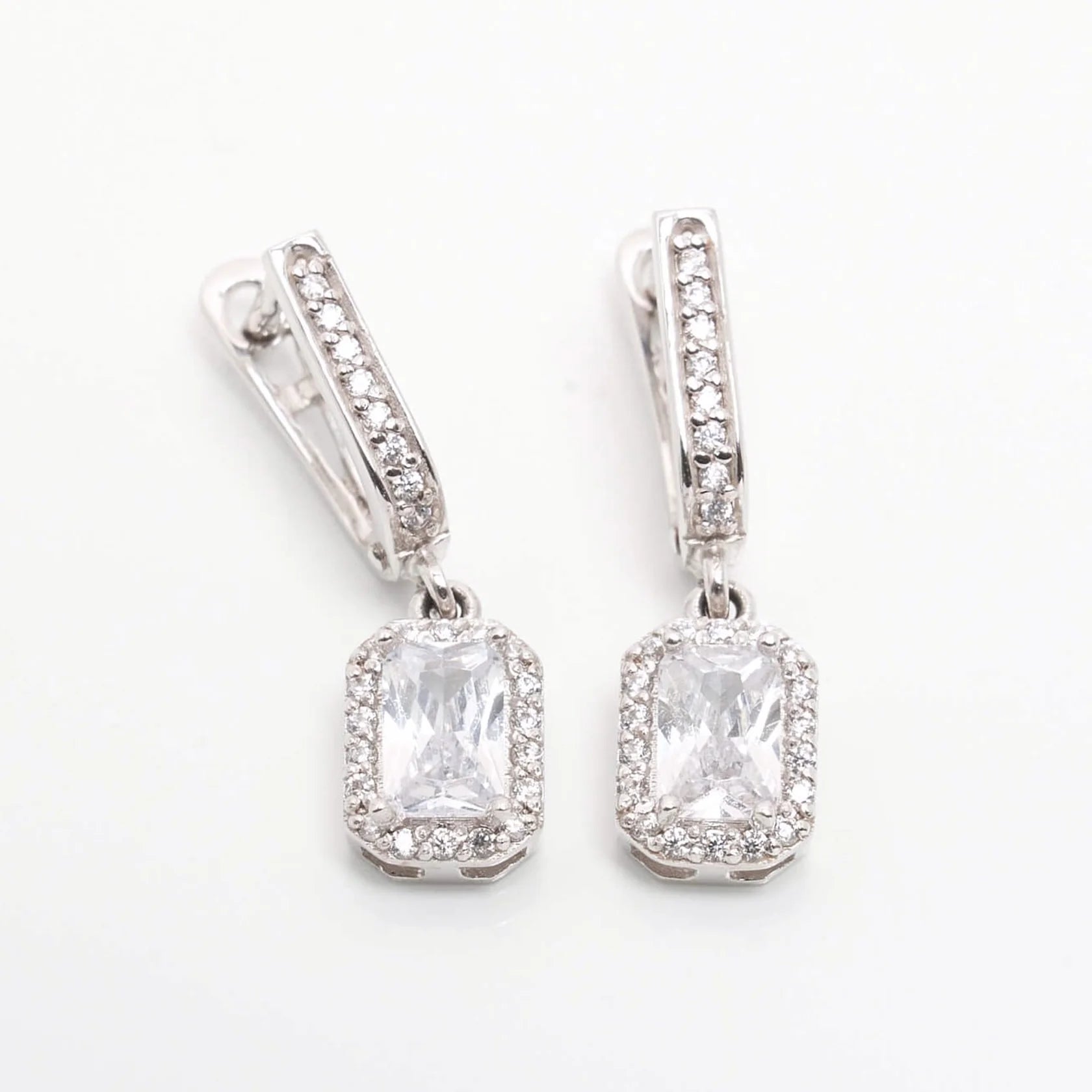 Gold Earrings with Radiant Diamonds