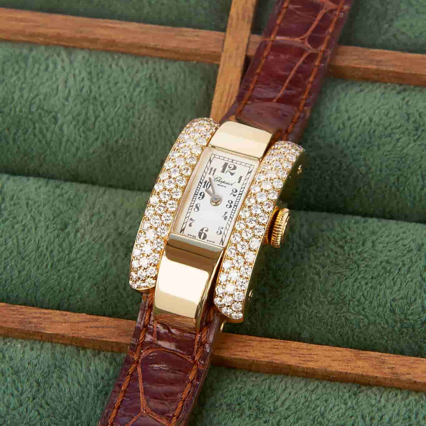 Gold vintage watches with Diamonds