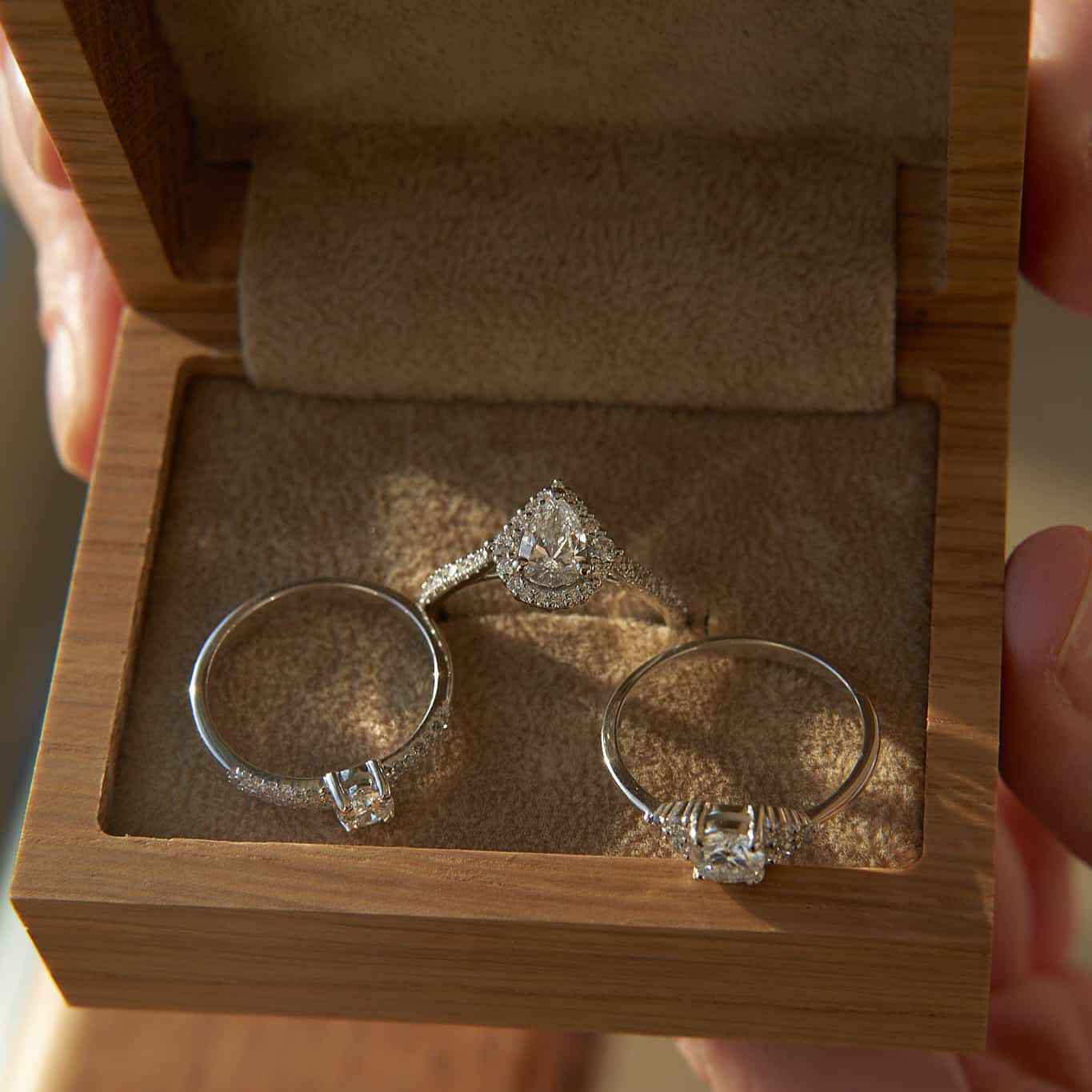 Gold Ring with Pear Diamond 0,5 ct