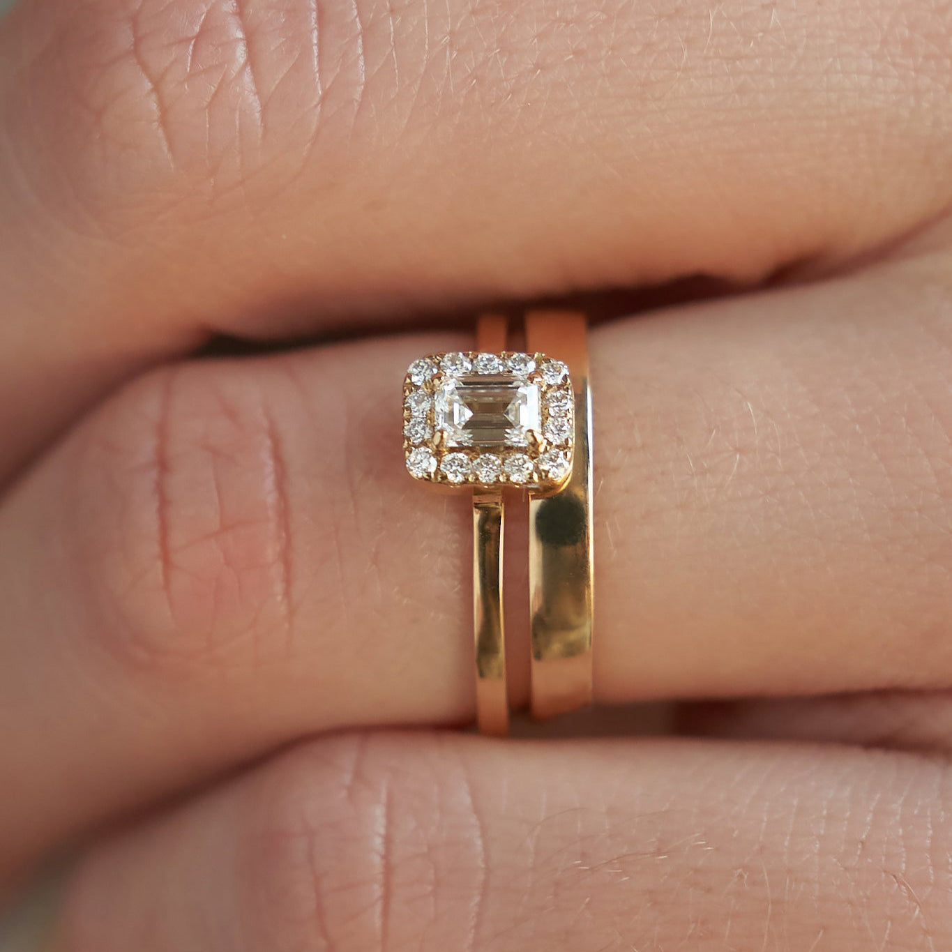 Gold Ring with Emerald Diamond 0,3 ct