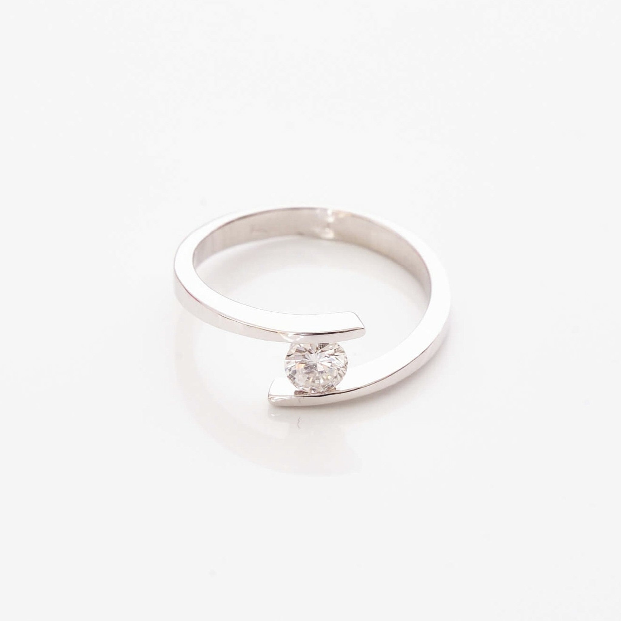 Gold Ring with Round Diamond 0,5 ct