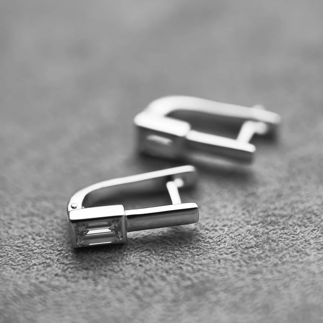 Gold Earrings with Baguette Diamonds