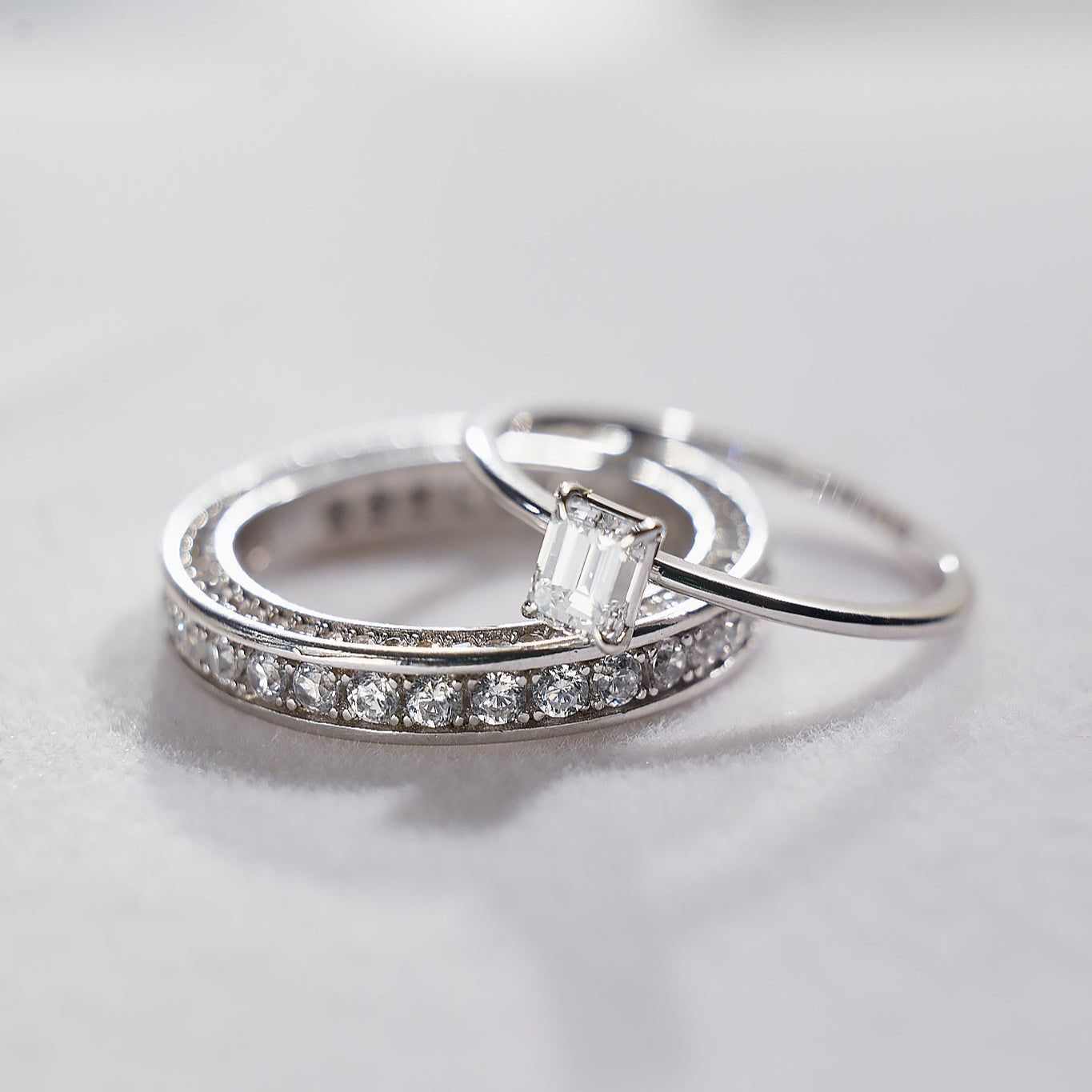 Gold Ring with Emerald Diamond 0,5 ct