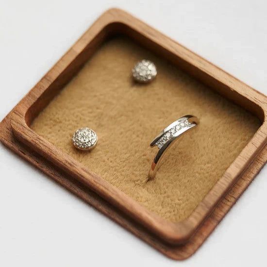 Gold Ring with Diamonds