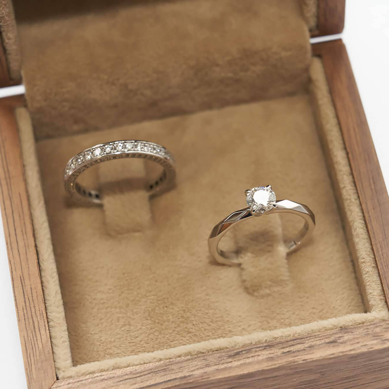 Gold Ring with Round Diamond 0,5 ct