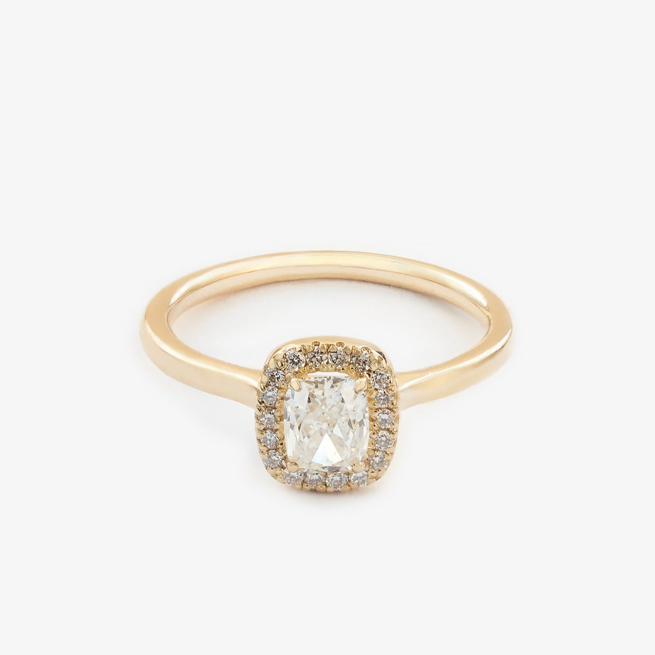 Gold Ring with Cushion Diamond 0,5 ct