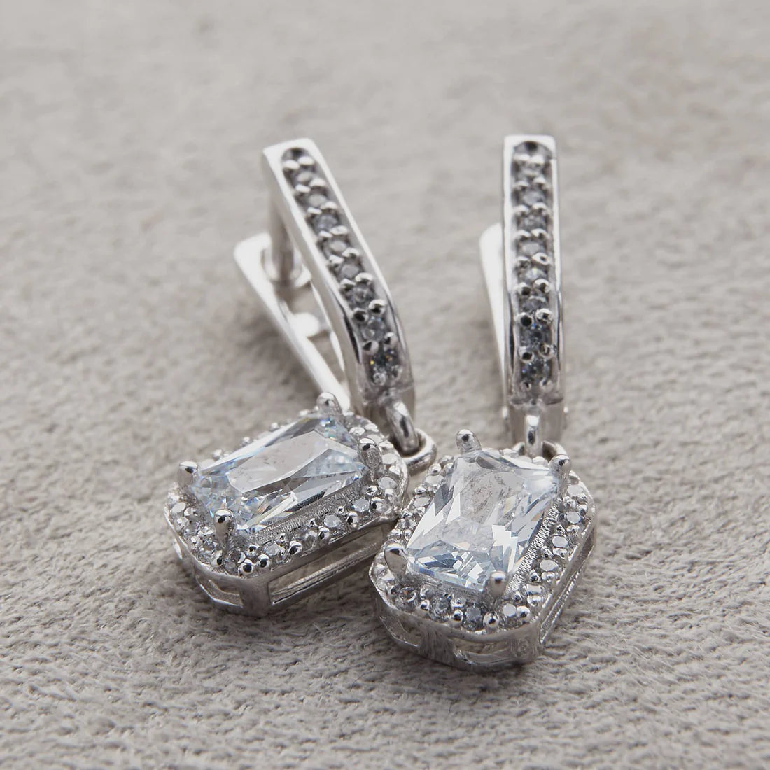 Gold Earrings with Radiant Diamonds