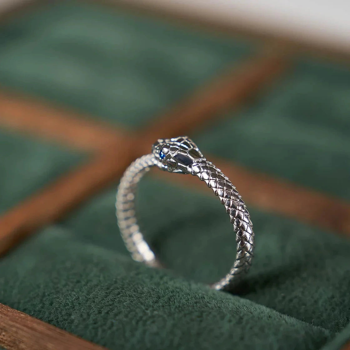 Gold Ring with Sapphires