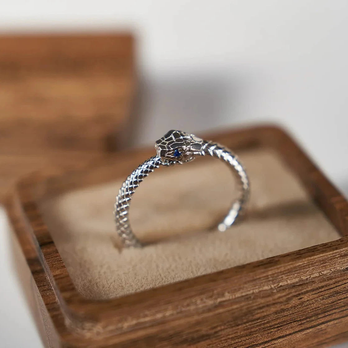 Gold Ring with Sapphires