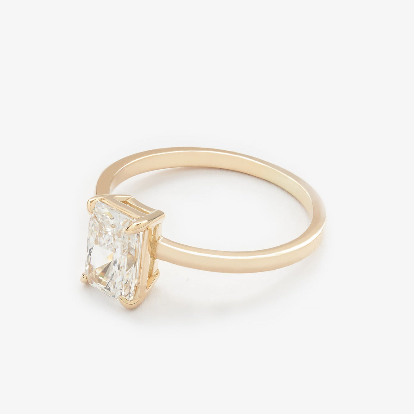 Gold Ring with Radiant Diamond 1 ct