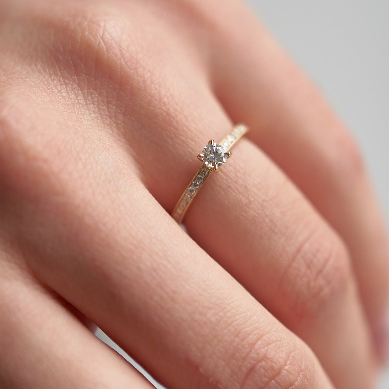 Gold Ring with Round Diamond 0,3 ct