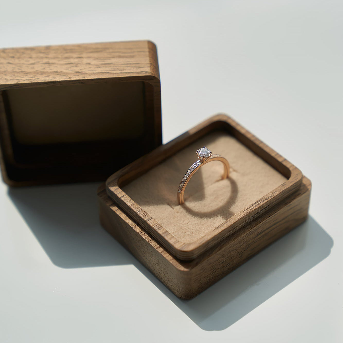 Gold Ring with Round Diamond 0,3 ct