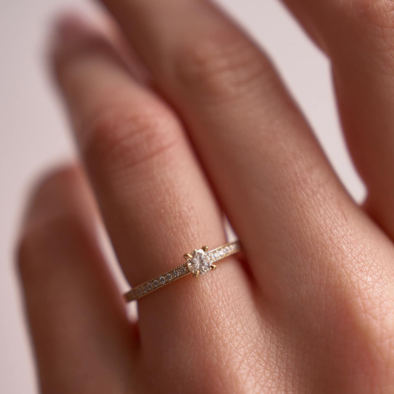 Gold Ring with Round Diamond 0,3 ct