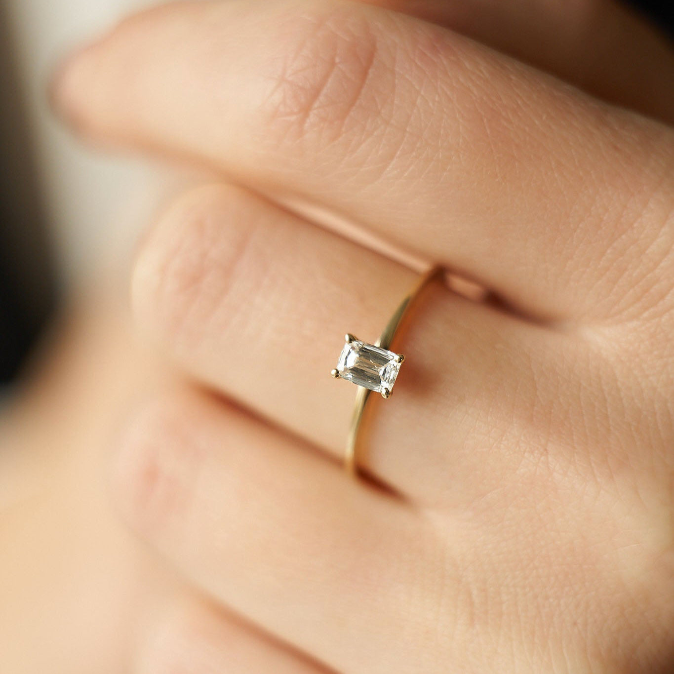 Gold Ring with Emerald Diamond 0,3 ct